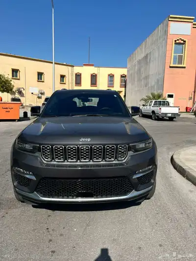 للنخبة فقط جراند شيروكي 2023 ساميت index