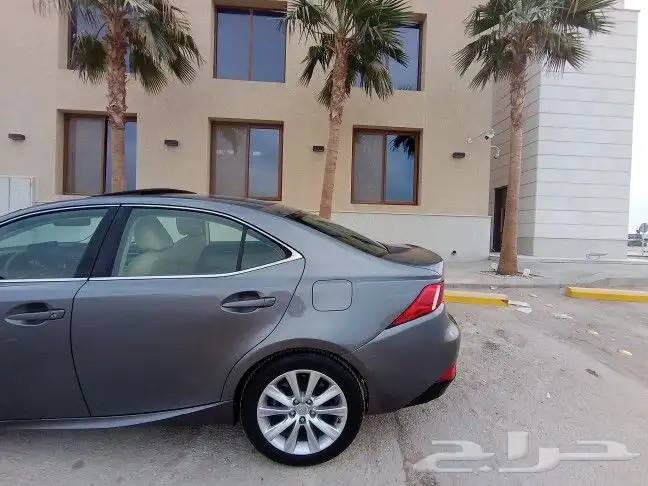 لكزس IS 2015 بحالة ممتازة وشزط الفحص 24