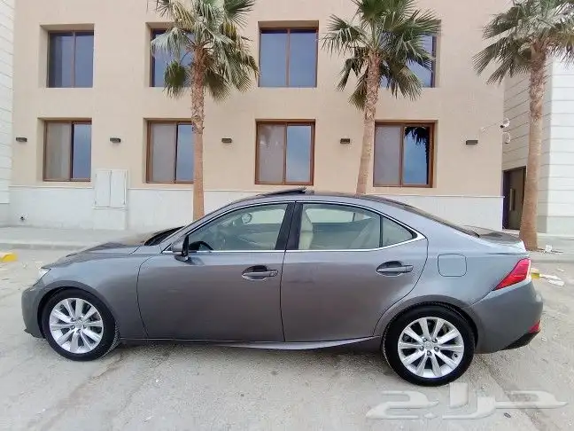 لكزس IS 2015 بحالة ممتازة وشزط الفحص 87