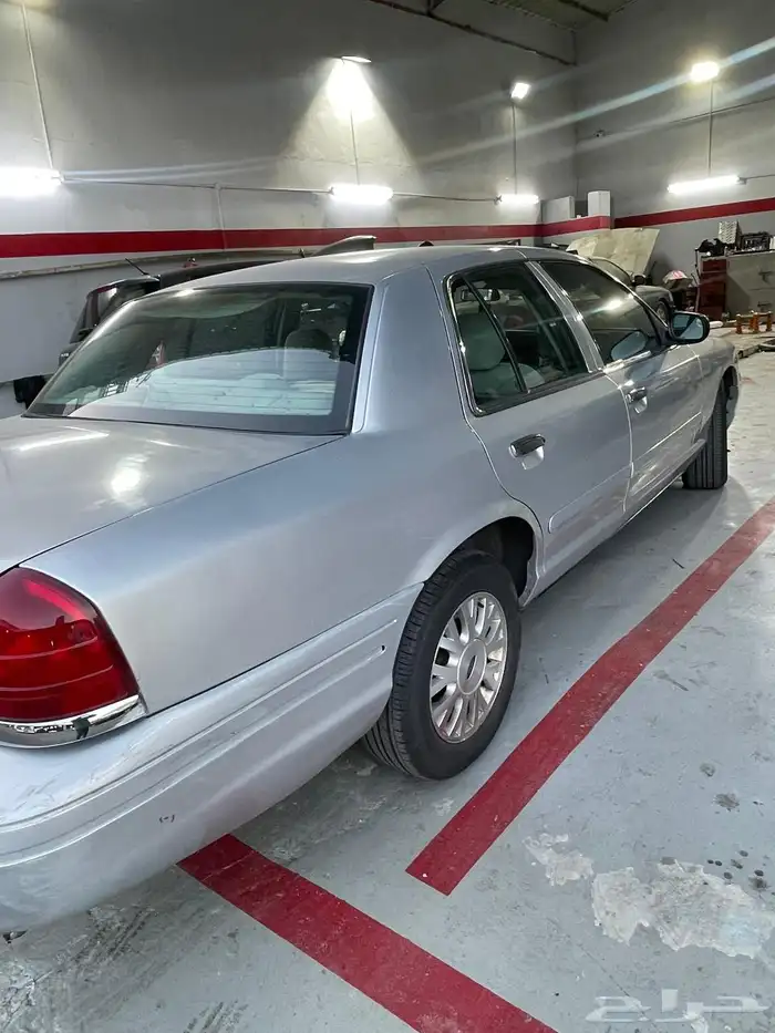 فورد فيكتوريا 2003 1