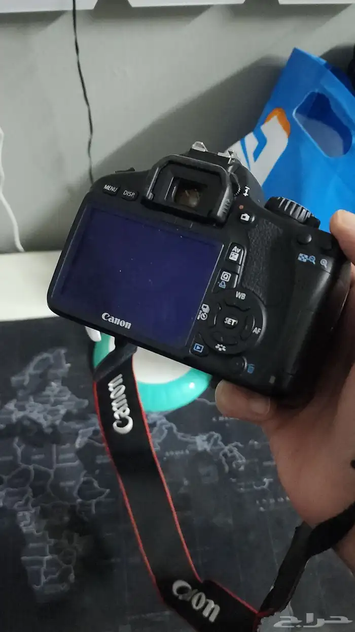 للبيع كاميرا كانون مع اغراضها على السوم 1