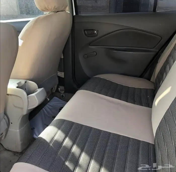 للبيع سياره ياريس تويوتا 2013 4