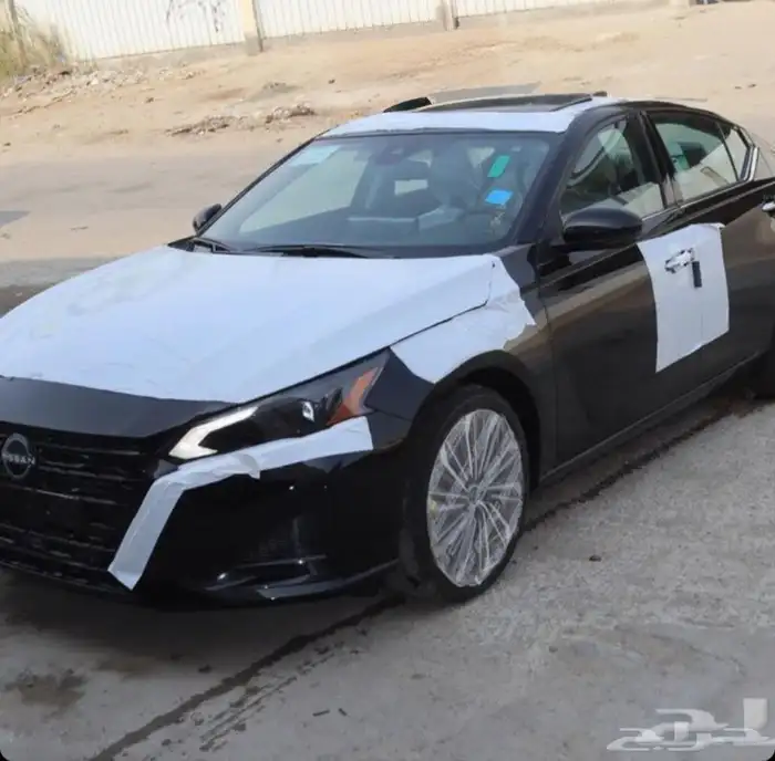 نيسان التيما نص فل لون اسود 2026 الحق العرض 1