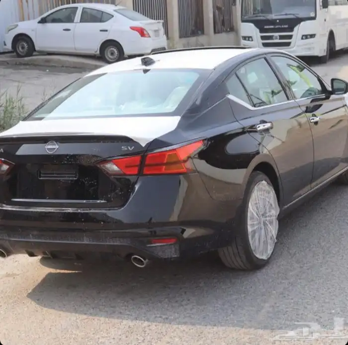 نيسان التيما نص فل لون اسود 2026 الحق العرض 6