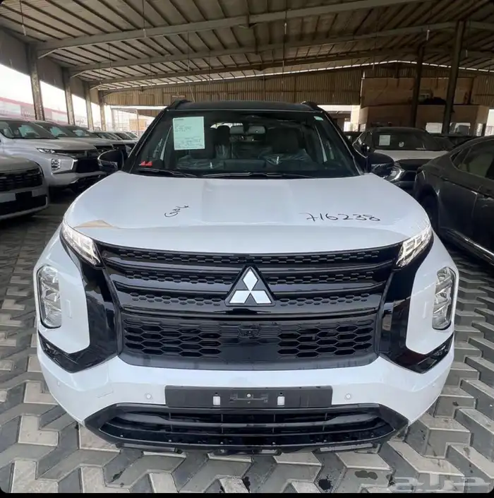 متسوبيشي اوتلاندر بلاك اديشن اعلا فئه موديل 2025 5