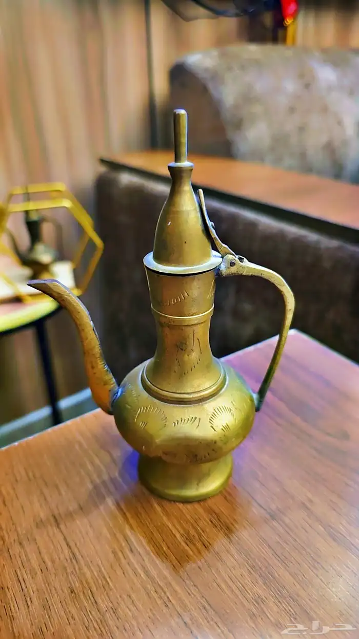 تحف نحاسيات اثريه عليها نقوش 3