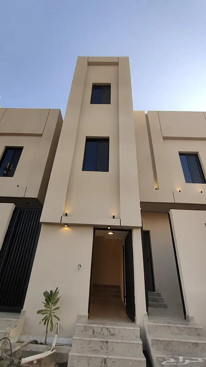 للبيع ادوار ارضية وارواف علويه موقع مميز شمال الخميس 1