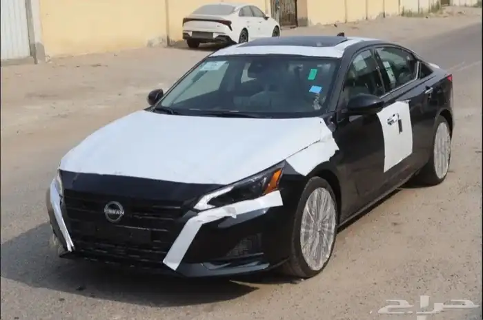 نيسان التيما نص فل لون اسود 2026 الحق العرض 2