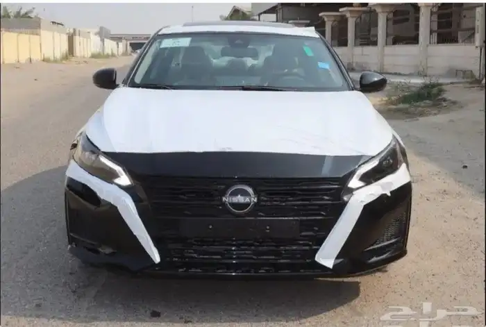 نيسان التيما نص فل لون اسود 2026 الحق العرض 3