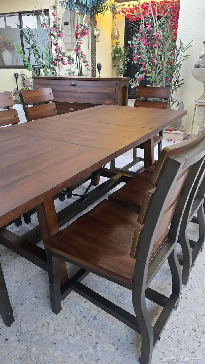 طاولة مستوردة فيتنامي بحالة الجديد من آشلي 22