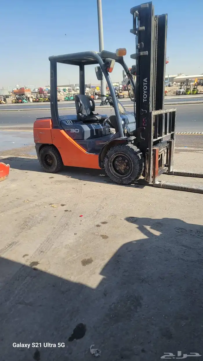 فوركلفت رافعه شوكيه للايجار اليومي والشهري 1