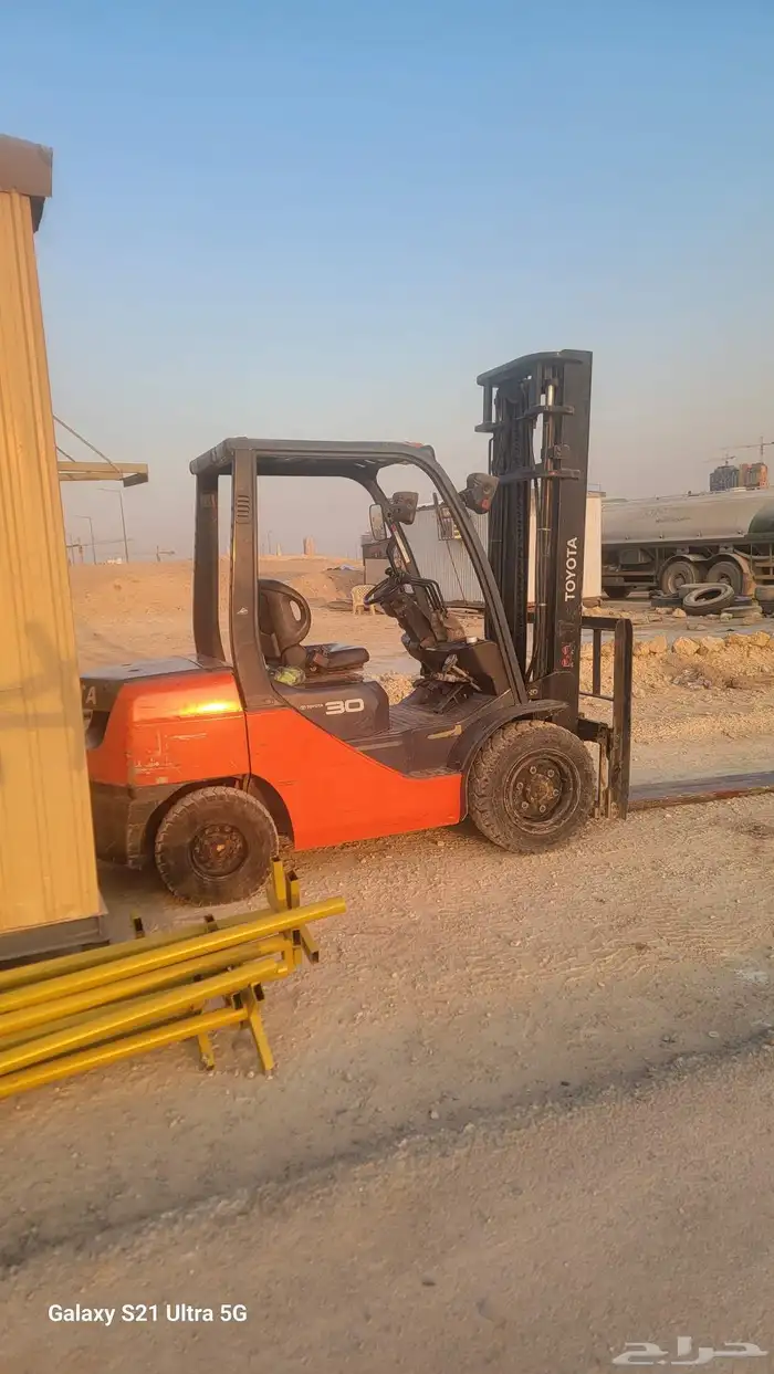 فوركلفت رافعه شوكيه للايجار اليومي والشهري 4