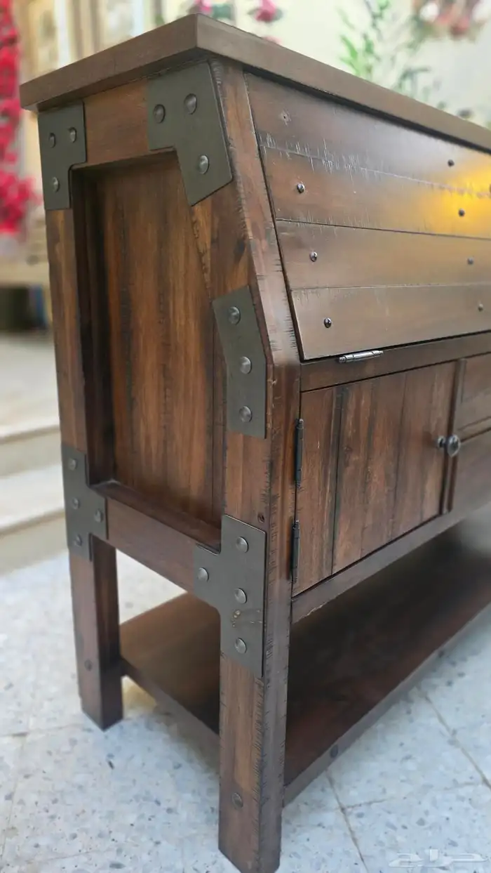 طاولة مستوردة فيتنامي بحالة الجديد من آشلي 7