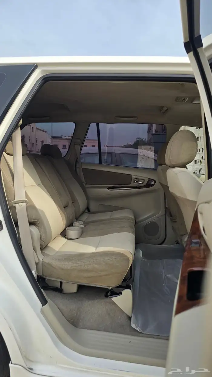 تويوتا انوفا فاغن 2011 بودي وكاله 8