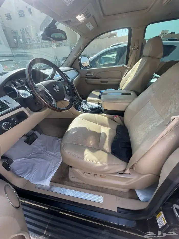 كاديلاك اسكاليد بريميوم 6