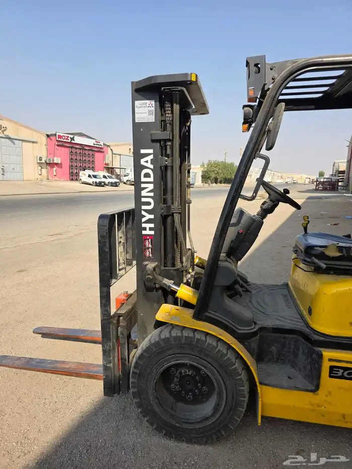 رافعة فوركلفت هونداي موديل 2016 3طن ارتفاع 5متر 5