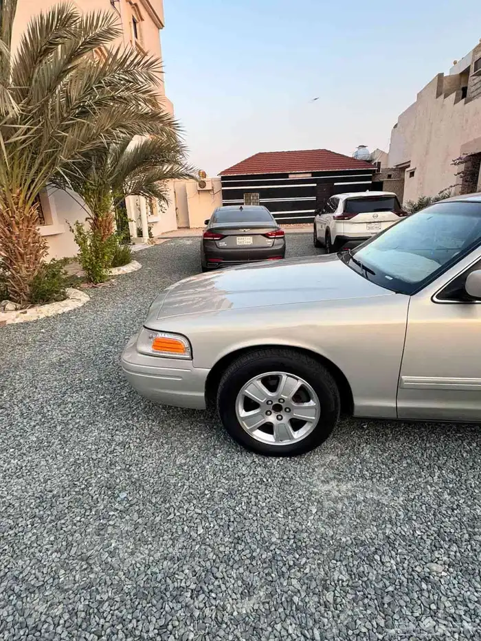 فورد فكتوريا 4