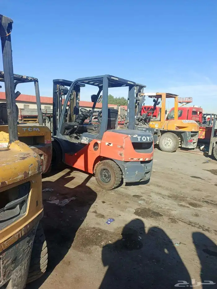 فوركلفت للايجار رافعة شوكية رافعات للايجار اليومي والشهري 24