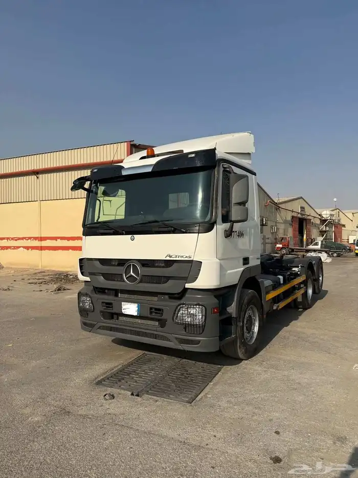 للبيع شاحنة مرسيدس أكتروس الموديل 2011 4