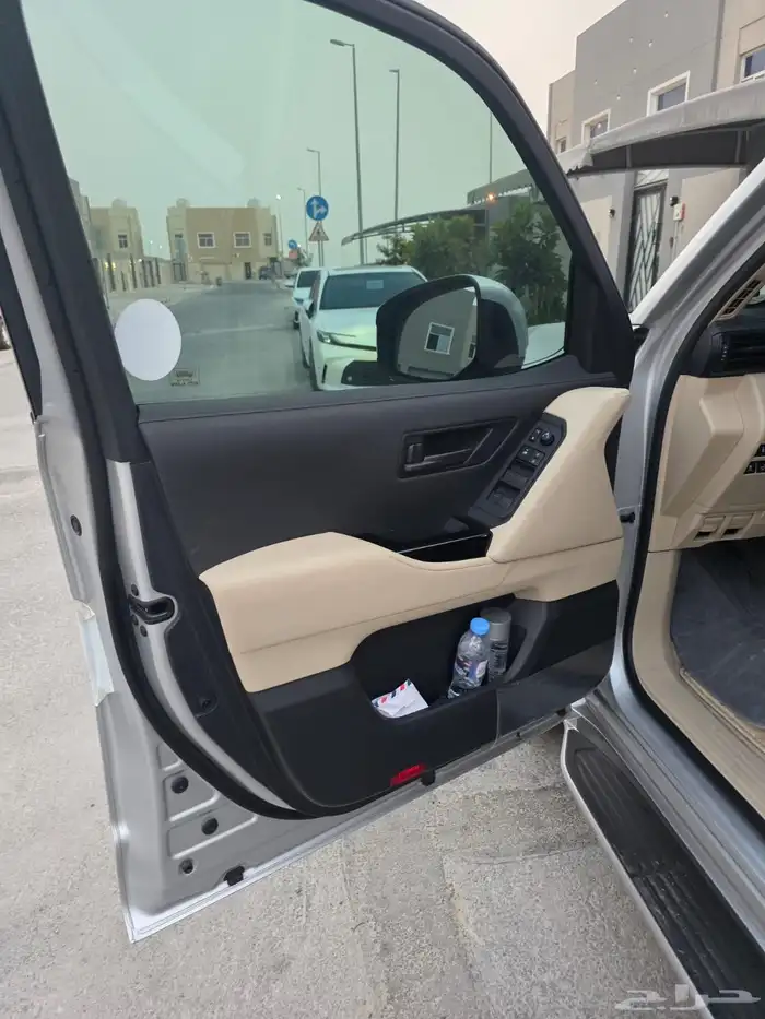 لاند كروزر بنزين GXR L2 2025 8