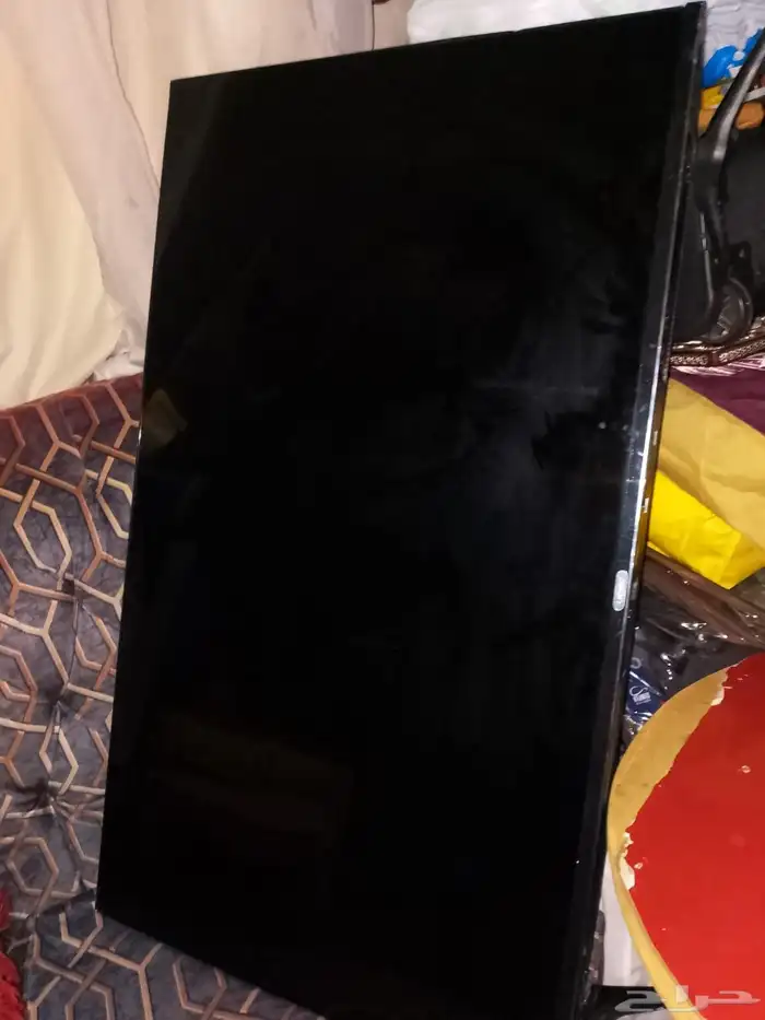 شاشة تلفزيون ومكواة السعر النهاية150 ريال وفي غرفة نوم واشيا 2