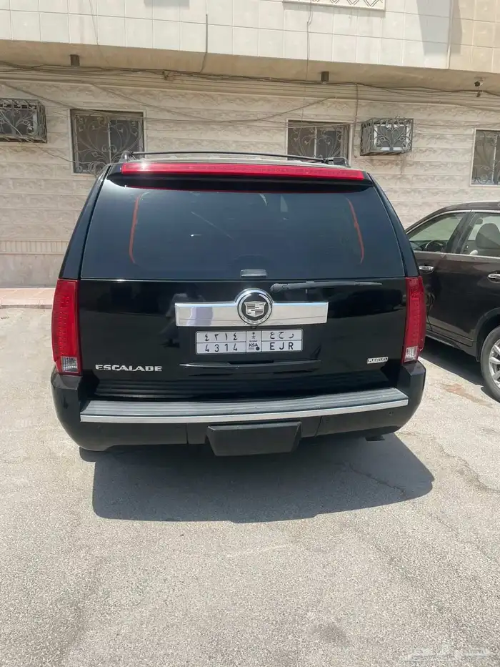 كاديلاك اسكاليد بريميوم 8