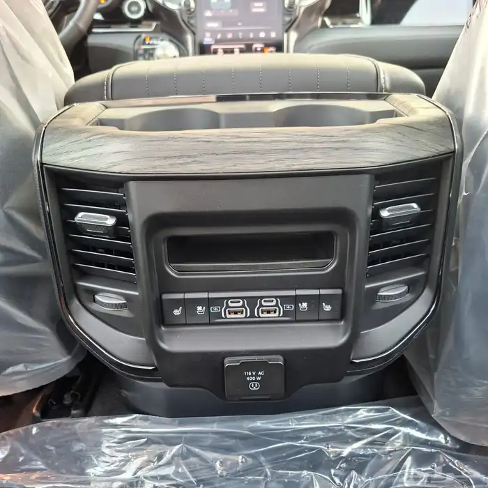 دودج رام لميتد 2025 خليجي السعر 290 شامل الضريبه 21