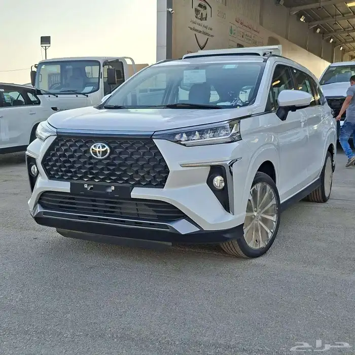 تويوتا فيلوز 2025 فل السعر 72000 شامل الضريبه 1