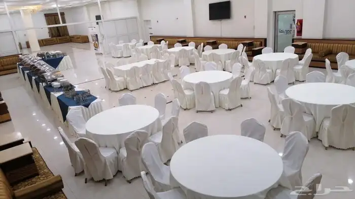 طاولات وكراسي وجلسات لتاجير 3