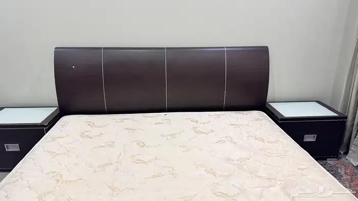 سرير مع مرتبة وادراج جانبية عدد 2 من هوم سينتر 3