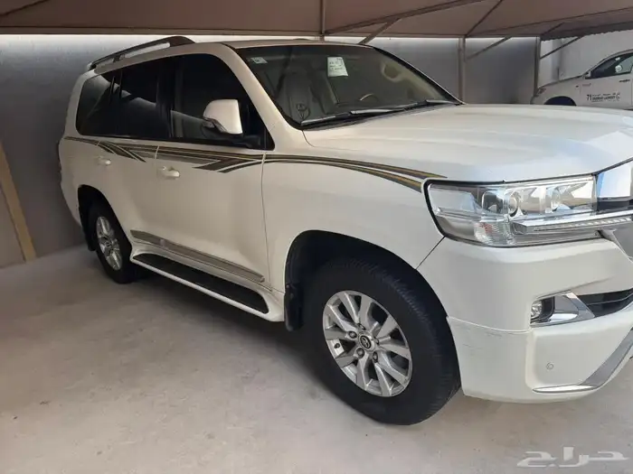 تويوتا لاند كروزر اي اكس ار 2017 1