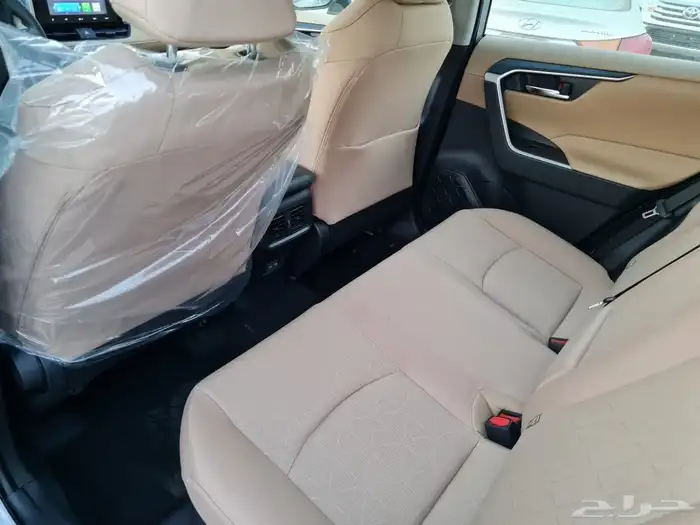 تويوتا راف فور XLe نص فل 2025 6