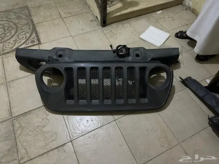 صدام امامي جيب رانجلر 2020 مع كشافات 2 و افياش وشبك الوكالة 4