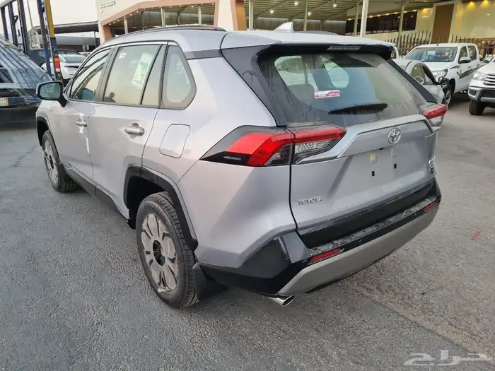 تويوتا راف فور XLe نص فل 2025 9