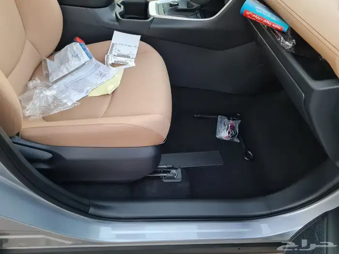 تويوتا راف فور XLe نص فل 2025 5