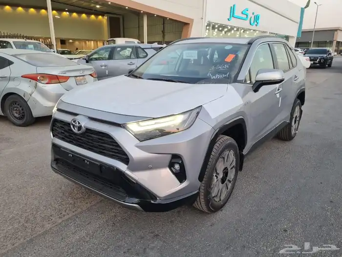 تويوتا راف فور XLe نص فل 2025 8