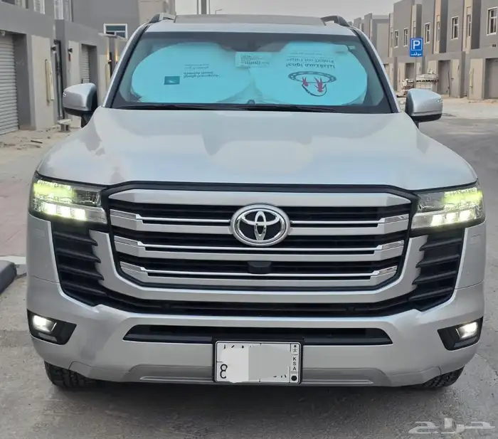 لاند كروزر بنزين GXR L2 2025 0