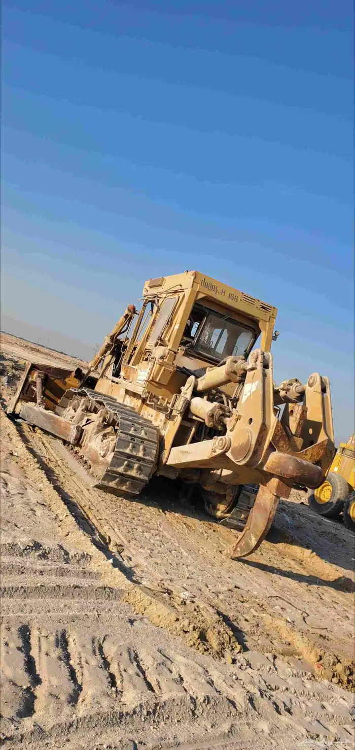 بلدوزرات للايجار الشهري واليومي 0