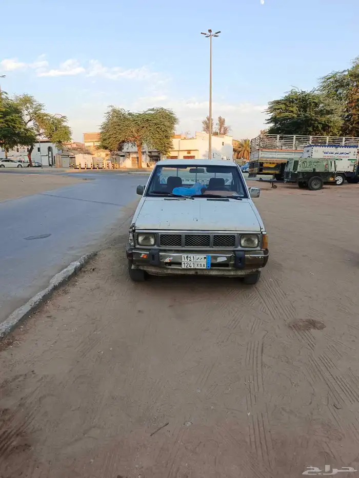 نيسان دادسن موديل 89 3