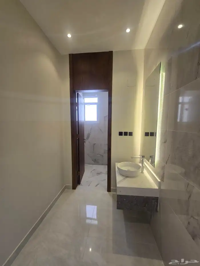 للبيع فيلا دورين وملحق كامل خدمات 7 غرف نوم 22