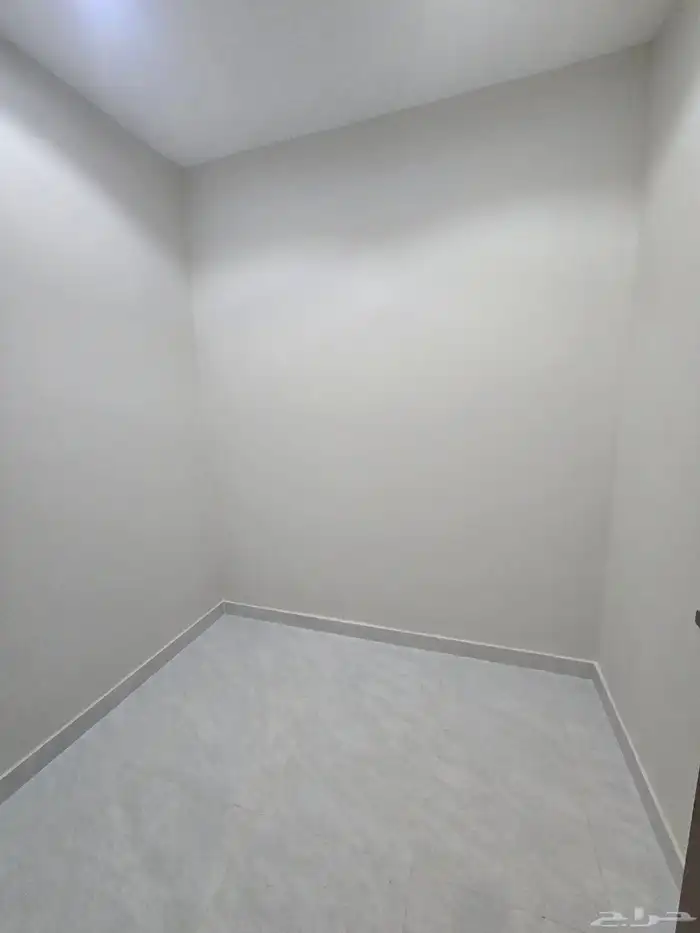 للبيع فيلا دورين وملحق كامل خدمات 7 غرف نوم 14