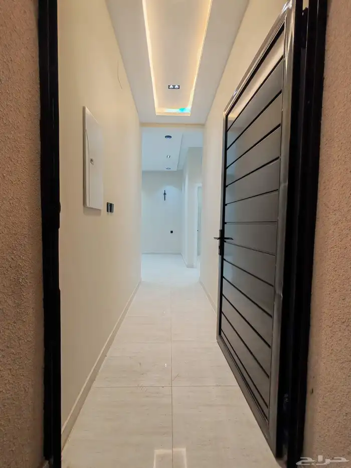 للبيع دور ارضي 6 غرف بحوش مدخل مستقل مقابل نادي ضمك 10