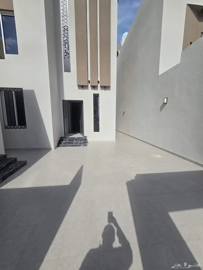 للبيع فيلا دورين وملحق كامل خدمات 7 غرف نوم 3