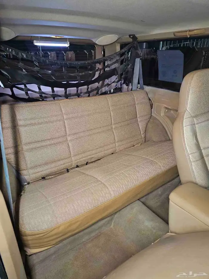 للبيع جيب شروكي 2000 قير عادي 2