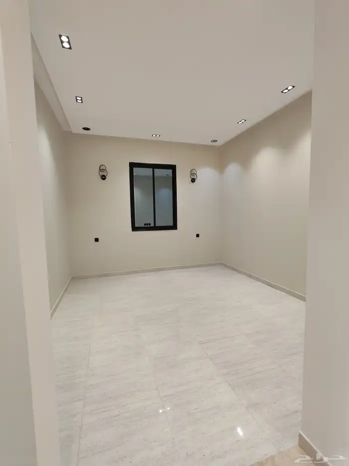 للبيع دور ارضي 6 غرف بحوش مدخل مستقل مقابل نادي ضمك 12