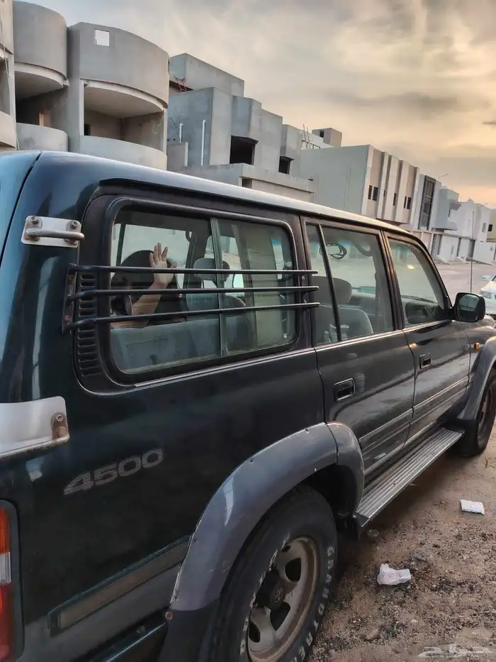 لاندكروزر GXR 1997 16