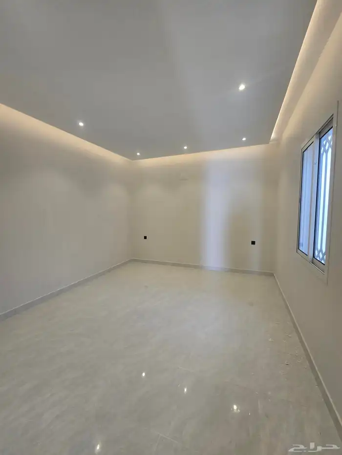 للبيع فيلا دورين وملحق كامل خدمات 7 غرف نوم 33