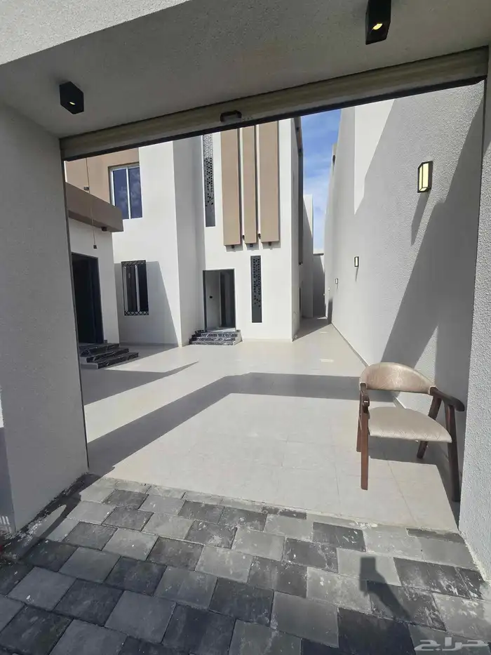 للبيع فيلا دورين وملحق كامل خدمات 7 غرف نوم 2