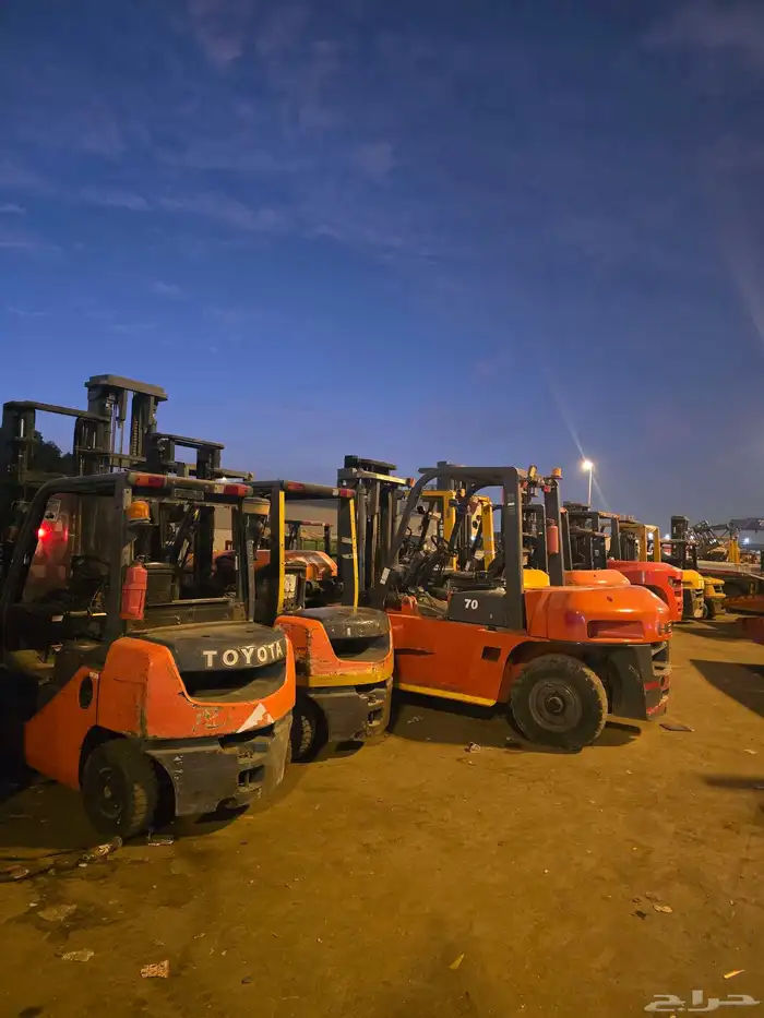 فوركلفت للايجار رافعة شوكية رافعات للايجار اليومي والشهري 22