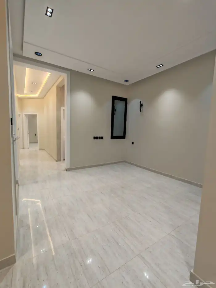 للبيع دور ارضي 6 غرف بحوش مدخل مستقل مقابل نادي ضمك 11